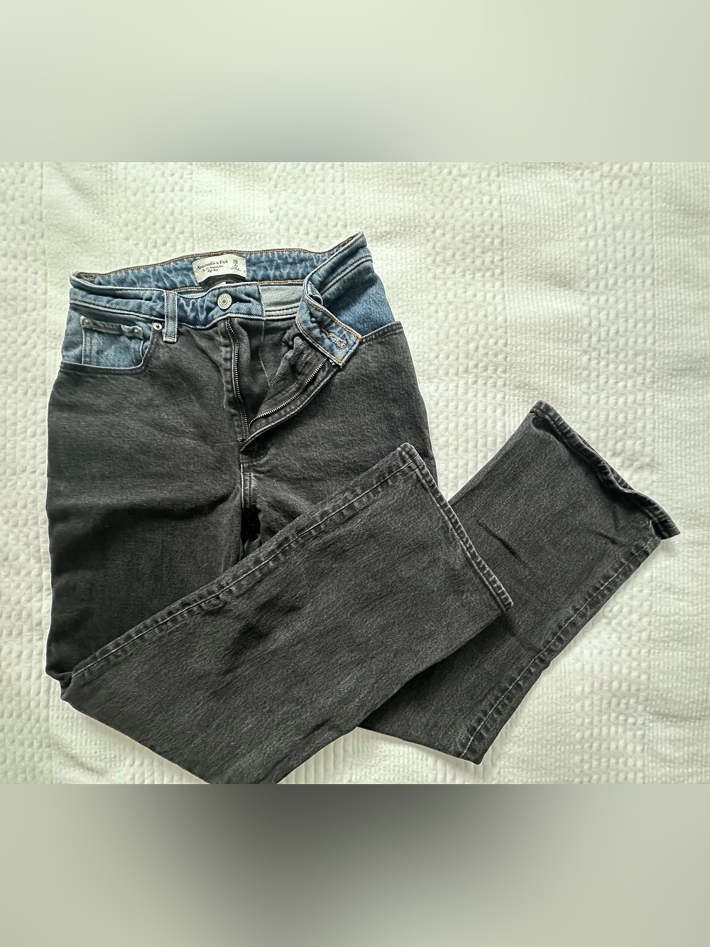 Abercrombie 90’s Relaxed High Rise Jean